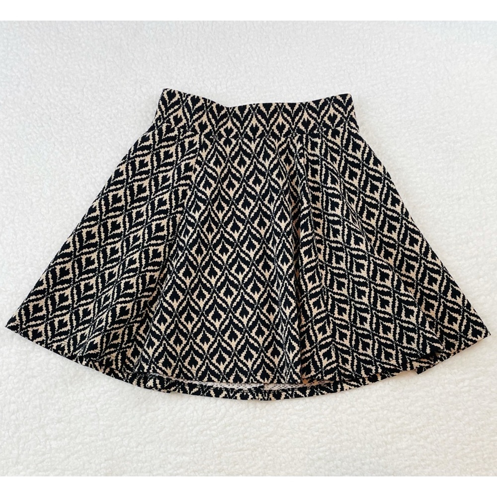 FORA • Tan and Black Geometric Print Skater Mini Skirt, XS - Picture 7 of 16